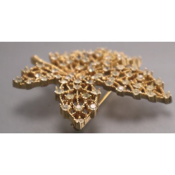Vintage Crown Trifari Rhinestone Maple Leaf Brooch Pin - Picture 3 of 6